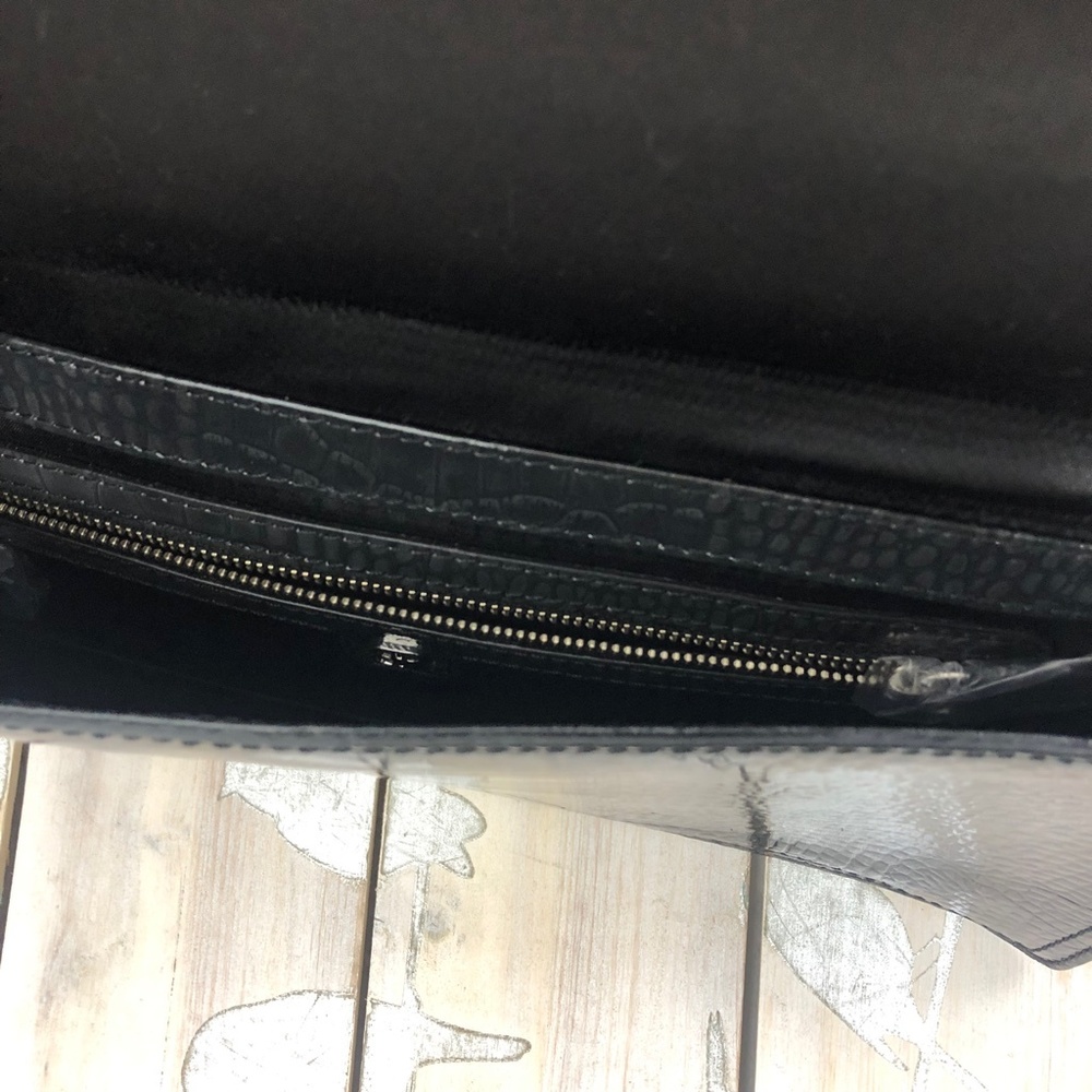 Banana Republic Lg Patent Croc Embossed Clutch - Picture 7 of 8